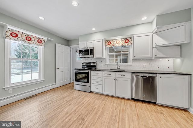 17747 SILCOTT SPRINGS RD, Purcellville, VA 20132