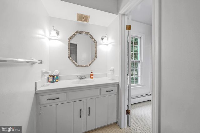 17747 SILCOTT SPRINGS RD, Purcellville, VA 20132