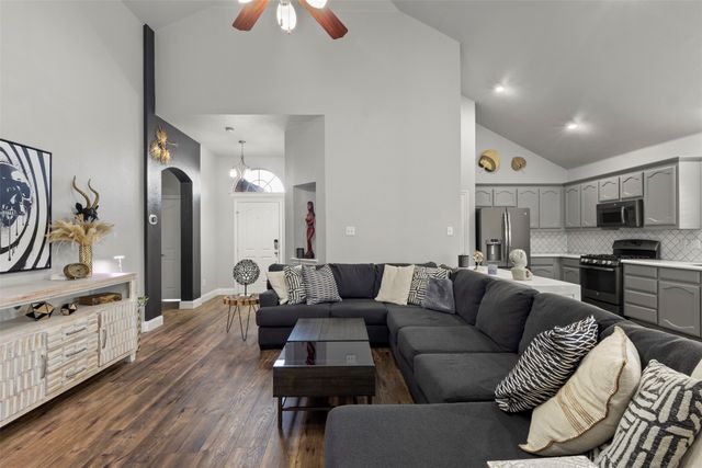 3800 Summersville Lane, Fort Worth, TX 76244