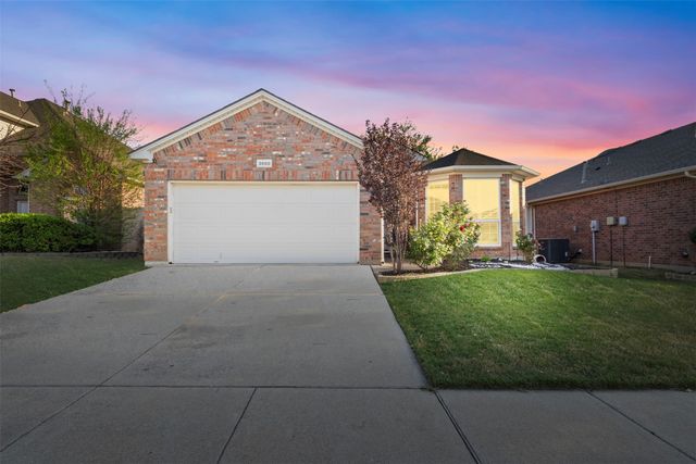 3800 Summersville Lane, Fort Worth, TX 76244