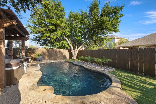 3800 Summersville Lane, Fort Worth, TX 76244