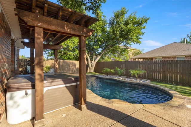 3800 Summersville Lane, Fort Worth, TX 76244