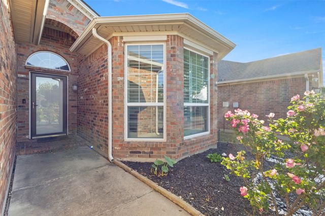 3800 Summersville Lane, Fort Worth, TX 76244