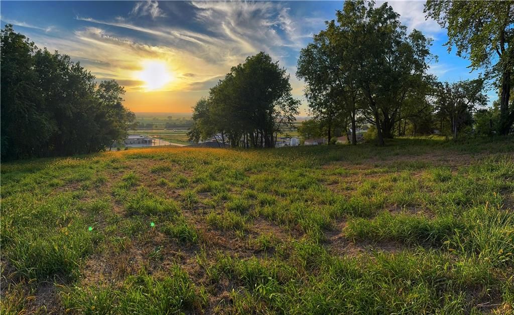 South Street, Mound City, MO 64470