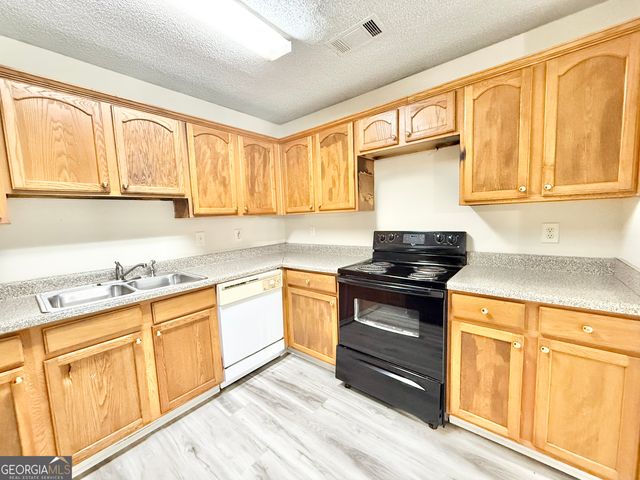 1425 Maple Valley Court, Union City, GA 30291