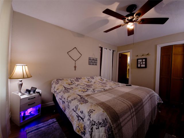 911 Brazos ST, Lockhart, TX 78644