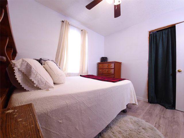 911 Brazos ST, Lockhart, TX 78644