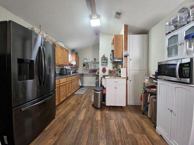 911 Brazos ST, Lockhart, TX 78644