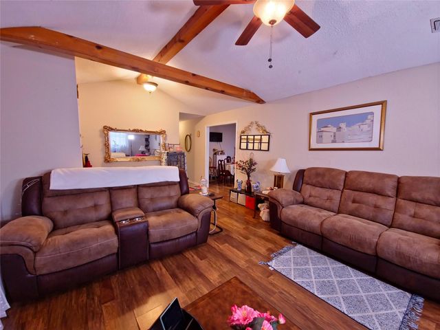 911 Brazos ST, Lockhart, TX 78644