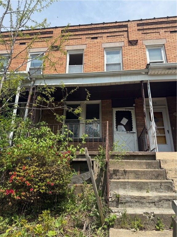 1140 Taggart St, Mckees Rocks, PA 15136