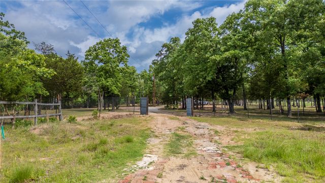 424 Hill Lane, Quinlan, TX 75474