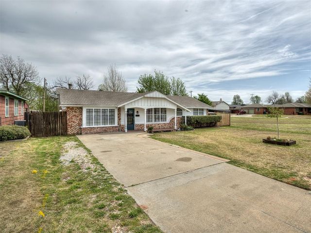 1317 S Miles Avenue, El Reno, OK 73036