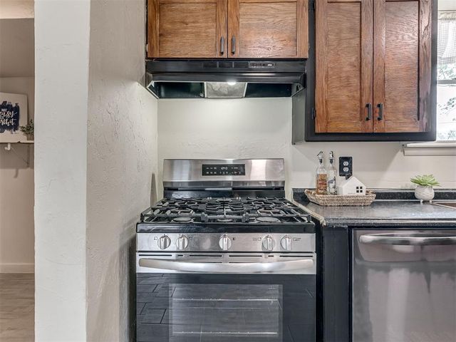 1317 S Miles Avenue, El Reno, OK 73036