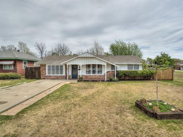 1317 S Miles Avenue, El Reno, OK 73036