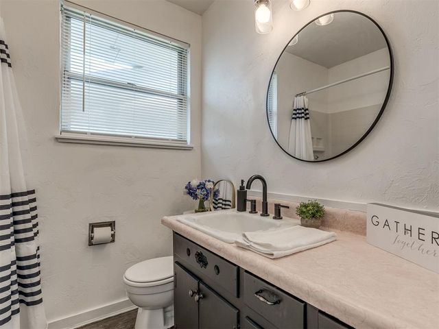 1317 S Miles Avenue, El Reno, OK 73036