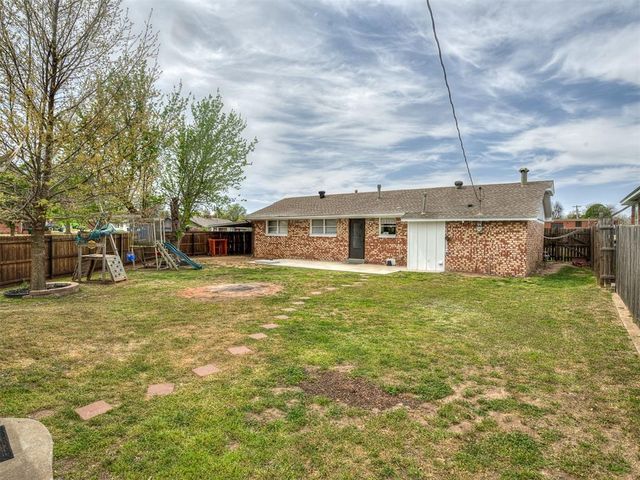 1317 S Miles Avenue, El Reno, OK 73036