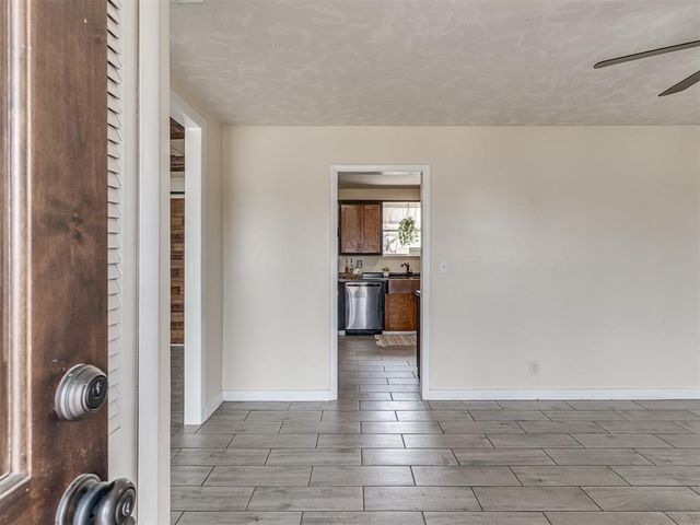 1317 S Miles Avenue, El Reno, OK 73036