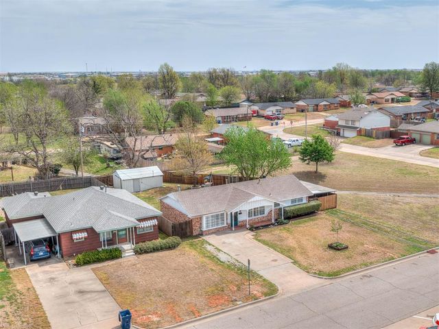 1317 S Miles Avenue, El Reno, OK 73036