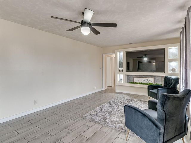 1317 S Miles Avenue, El Reno, OK 73036