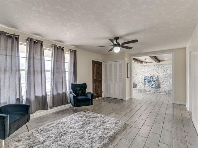 1317 S Miles Avenue, El Reno, OK 73036