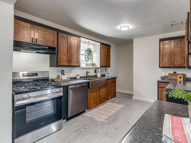 1317 S Miles Avenue, El Reno, OK 73036