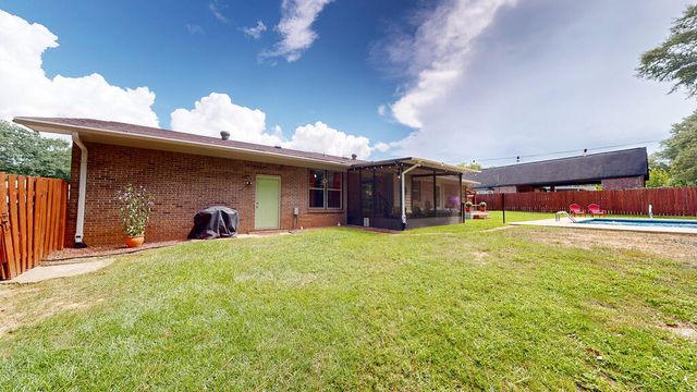 2111 Granada Drive, Dothan, AL 36303