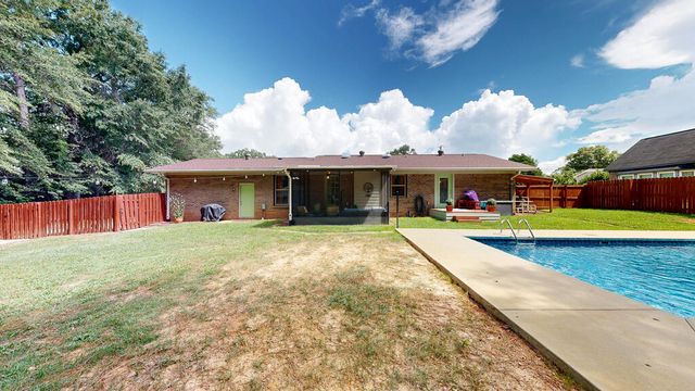 2111 Granada Drive, Dothan, AL 36303