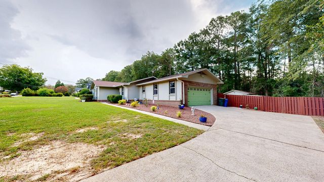 2111 Granada Drive, Dothan, AL 36303