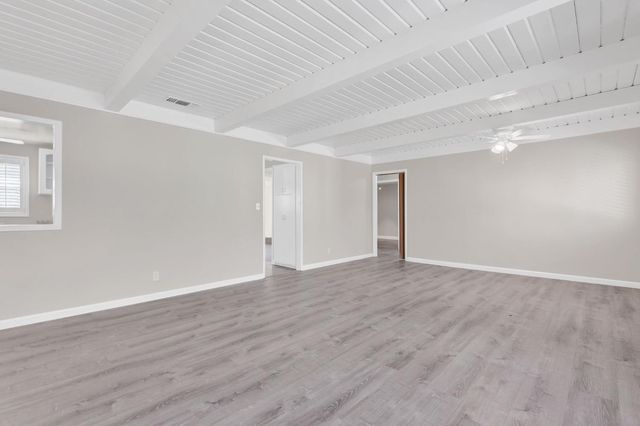 2400 Gwen Dr, Sacramento, CA 95825