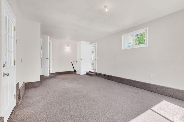 2400 Gwen Dr, Sacramento, CA 95825