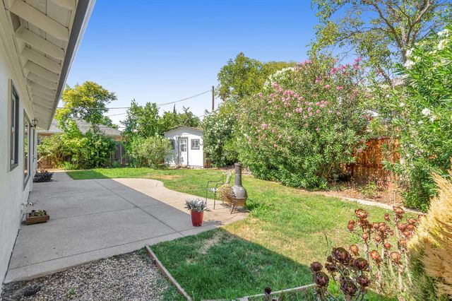 2400 Gwen Dr, Sacramento, CA 95825