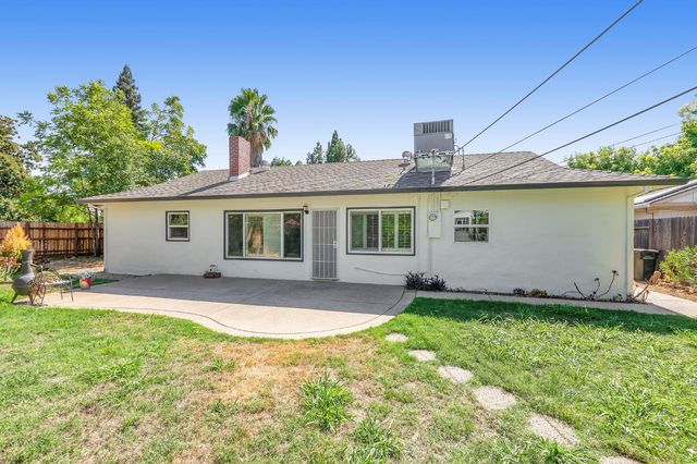 2400 Gwen Dr, Sacramento, CA 95825
