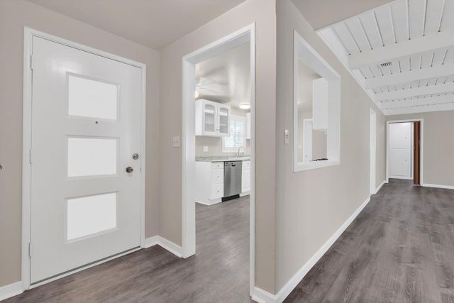 2400 Gwen Dr, Sacramento, CA 95825