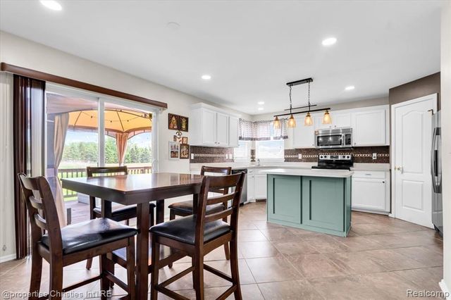 1973 Golfview Lane, Westland, MI 48186