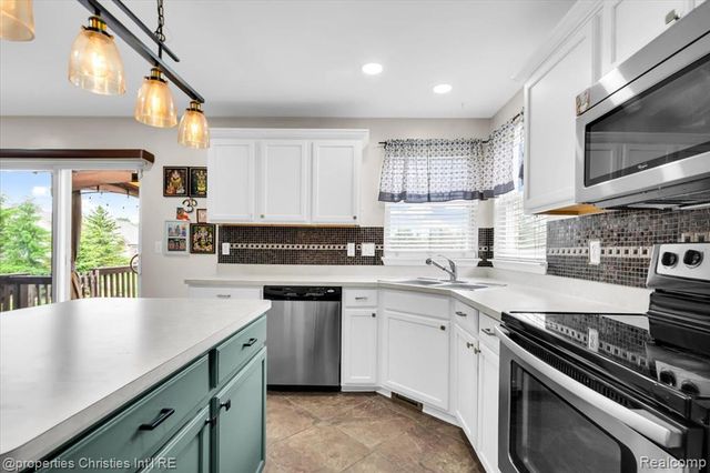 1973 Golfview Lane, Westland, MI 48186
