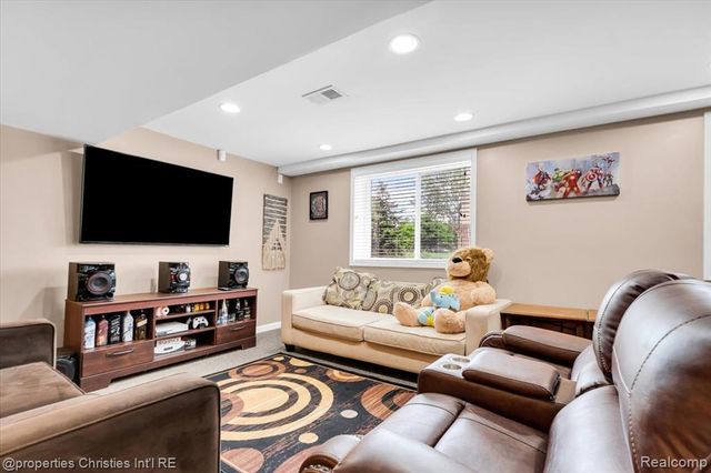 1973 Golfview Lane, Westland, MI 48186