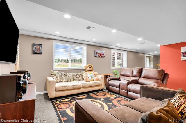1973 Golfview Lane, Westland, MI 48186