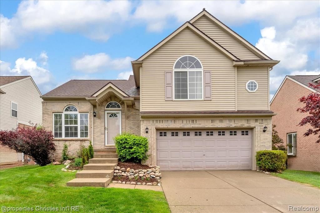 1973 Golfview Lane, Westland, MI 48186