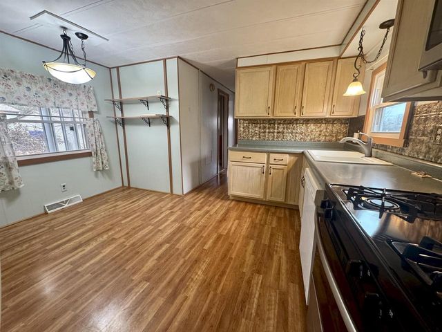 6 Lapidary Lane, Janesville, WI 53548