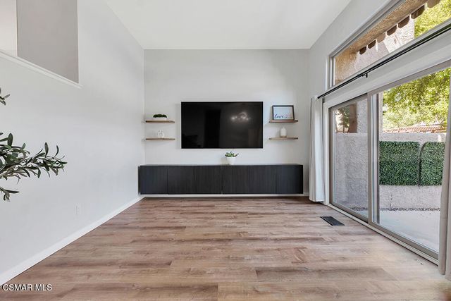 2445 Chandler Avenue 3, Simi Valley, CA 93065