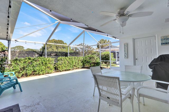 9701 Chapman Oak Court, Palm Beach Gardens, FL 33410