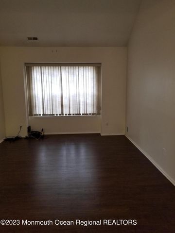 408 Dorchester Way, Manalapan, NJ 07726