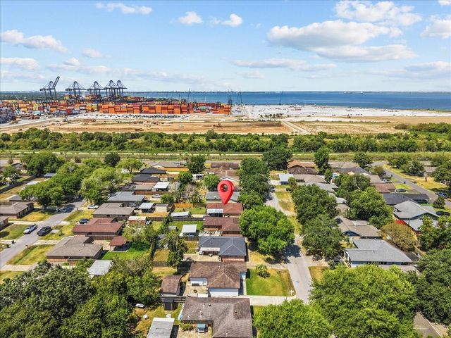 4722 Caroline Street, Seabrook, TX 77586