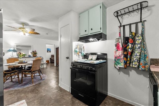 4722 Caroline Street, Seabrook, TX 77586