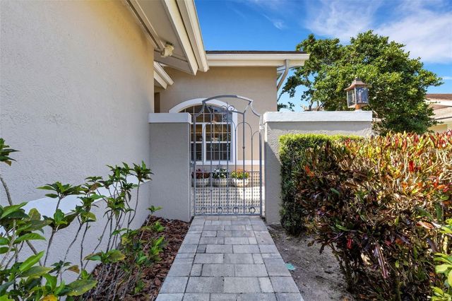 4044 PENSHURST PARK, Sarasota, FL 34235