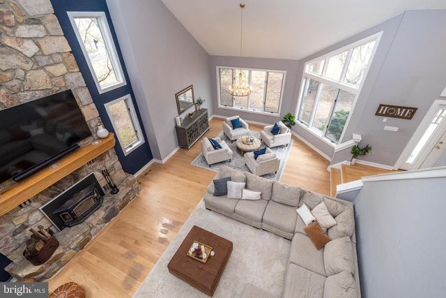 9 SKYVIEW DR, Ivyland, PA 18974