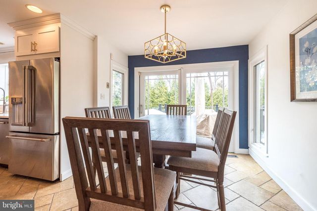 9 SKYVIEW DR, Ivyland, PA 18974