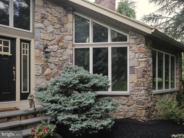 9 SKYVIEW DR, Ivyland, PA 18974