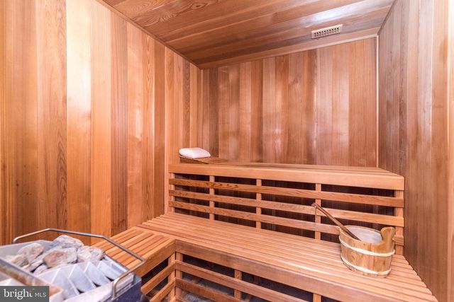 9 SKYVIEW DR, Ivyland, PA 18974