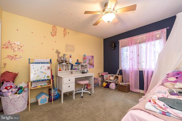 9 SKYVIEW DR, Ivyland, PA 18974